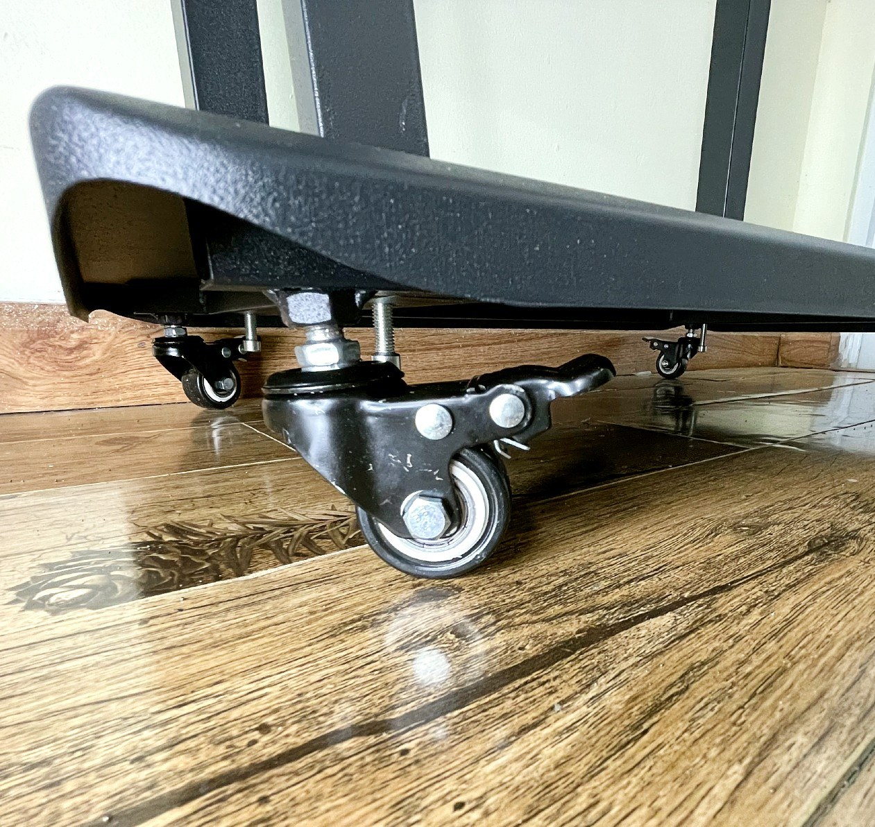 Giá Treo Tivi Di Động E1900 32inch-75inch