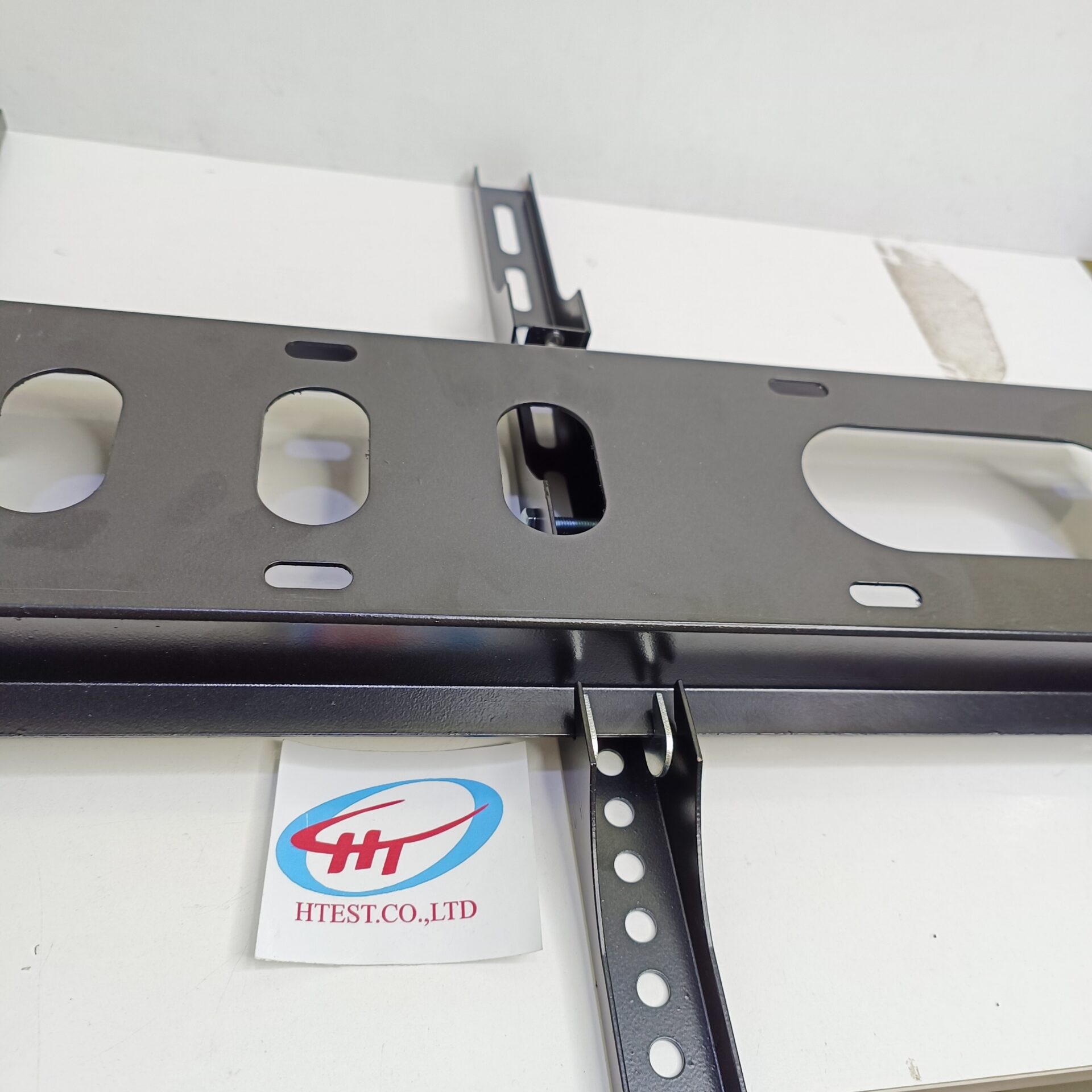 Khung treo cố định thẳng 42″-65″ HT65