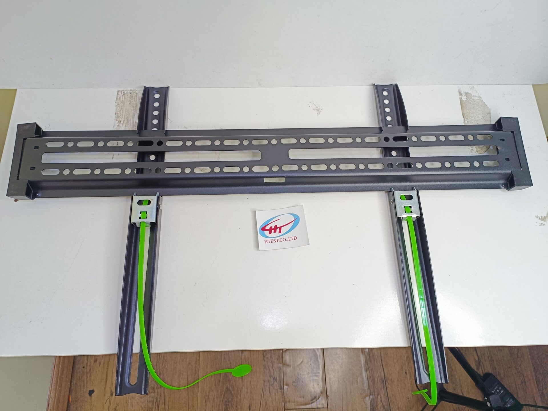 Giá treo TV ErgoTek sát tường siêu mỏng 40″ – 75″ inch – Mã E93